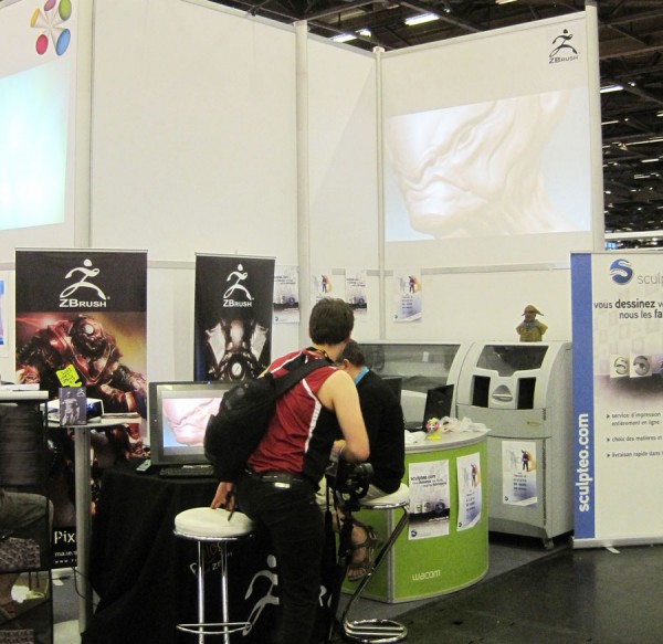 Notre stand, avant l'arrivée de la foule en délire !